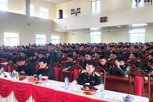 Đối thoại dân chủ với chiến sĩ mới tại Trung đoàn 254