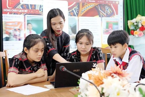 Giữ tiếng Pa Cô trên nền tảng số