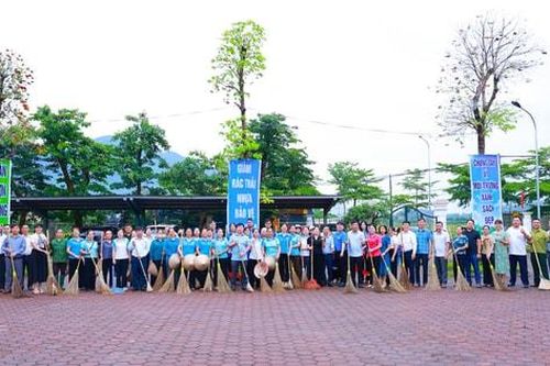 Xã Yên Xuân ra quân hưởng ứng Ngày Môi trường thế giới 2026