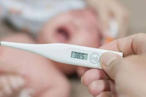 Khi nào cần hạ sốt cho trẻ? cách chăm sóc đúng khi trẻ bị sốt