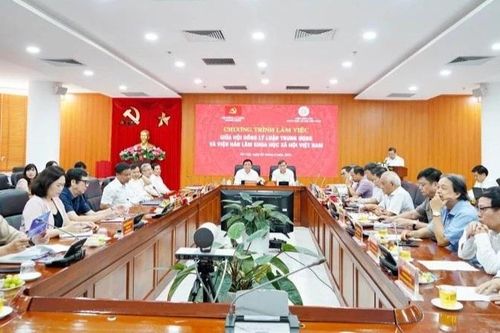 Ký kết Chương trình hợp tác giữa Hội đồng Lý luận Trung ương với Viện Hàn lâm Khoa học xã hội Việt Nam
