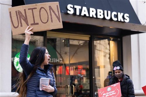 Thảm họa quảng cáo khiến Starbucks lao đao ở Hàn Quốc