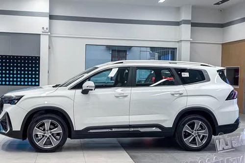 Đối thủ của Hyundai Santa Fe 'chào sân' tại Việt Nam, giá từ 739 triệu đồng