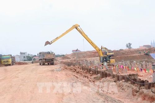 Bàn giao mặt bằng khu APEC và đường xuyên tâm sân bay Gia Bình