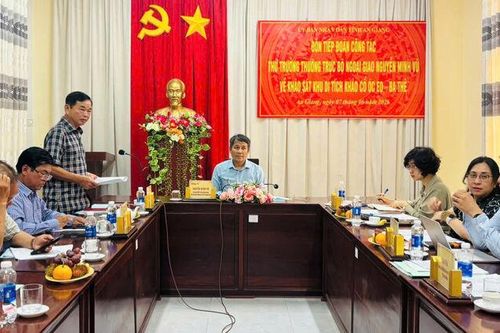 Thứ trưởng Thường trực Bộ Ngoại giao Nguyễn Minh Vũ khảo sát và làm việc tại Khu Di tích Óc Eo - Ba Thê