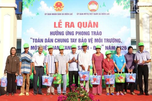 Phó Bí thư Thường trực Tỉnh ủy Hồ Xuân Trường dự lễ ra quân hưởng ứng phong trào toàn dân chung tay bảo vệ môi trường tại xã Diên Lạc