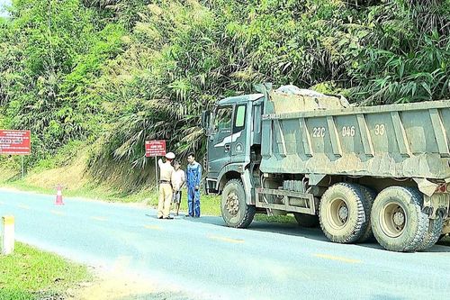 Đảm bảo an toàn giao thông trên các tuyến đường đèo dốc