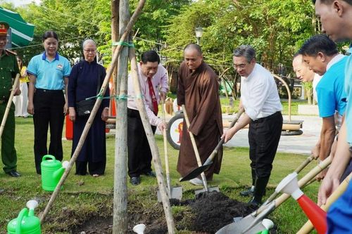 Lễ phát động chung tay vì môi trường xanh - sạch - đẹp tại phường Xuân Hòa