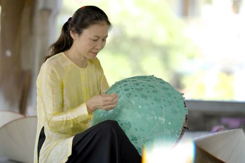 Nón làng Chuông – Giữ nghề trong thời đại số