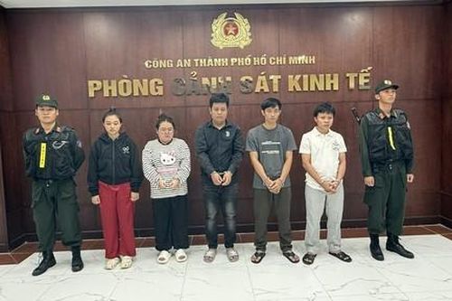 Công an TPHCM: Triệt phá đường dây sản xuất, buôn bán dép giả các nhãn hiệu quy mô lớn, thu giữ hơn 23.000 đôi dép
