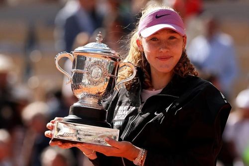 Mirra Andreeva lên ngôi vô địch Roland Garros 2026 ở tuổi 19