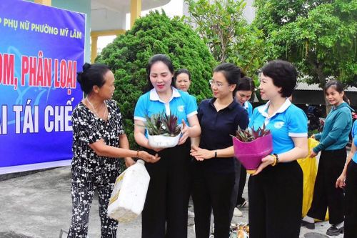 Phụ nữ Tuyên Quang chung tay xử lí rác thải và chống rác thải nhựa