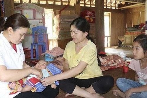 QUY ĐỊNH MỚI về CHẾ ĐỘ HỖ TRỢ hằng tháng với NHÂN VIÊN Y TẾ THÔN, TỔ DÂN PHỐ và CÔ ĐỠ THÔN BẢN
