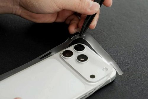 [GALLERY] Ốp lưng quen thuộc có thể khiến điện thoại nhanh hỏng pin