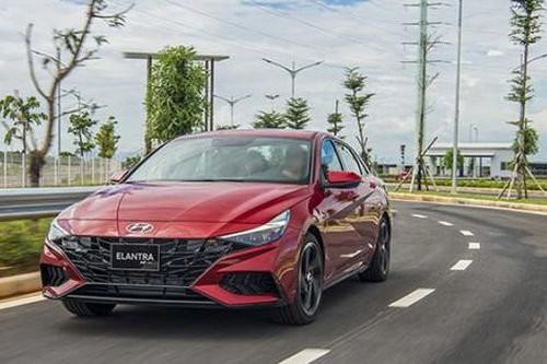 Giá xe Hyundai Elantra tháng 6/2026, sedan hạng C từ 579 triệu đồng