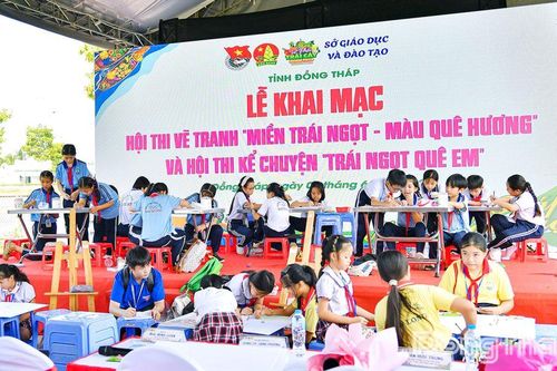 Gần 250 thiếu nhi tham gia Hội thi vẽ tranh 'Miền trái ngọt - Màu quê hương'