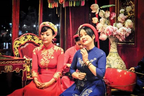 'Định vị' lại ca Huế trên sông Hương