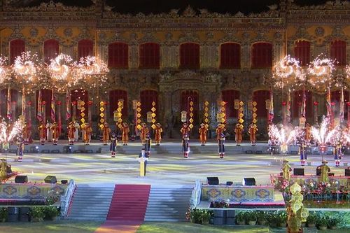 Để các show diễn vào được tour, tuyến du lịch