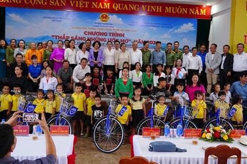 Hơn 4,8 tỷ đồng hỗ trợ trẻ em khó khăn trong chương trình 'Thắp sáng những ước mơ' năm 2026