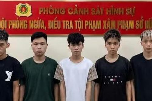 Khởi tố nhóm thanh thiếu niên chặn đường, cướp xe máy lúc rạng sáng