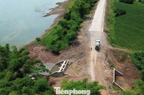 Dự án cấp bách ngăn lũ, chống ngập 600 tỷ thi công kiểu 'rùa bò'