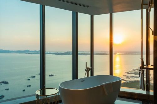 Radisson Blu Hotel, Ha Long Bay: Khu nghỉ dưỡng 5 sao ngắm trọn kỳ quan thế giới