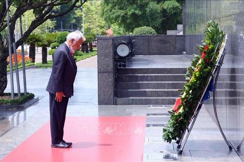 Thủ tướng Timor-Leste vào Lăng viếng Chủ tịch Hồ Chí Minh