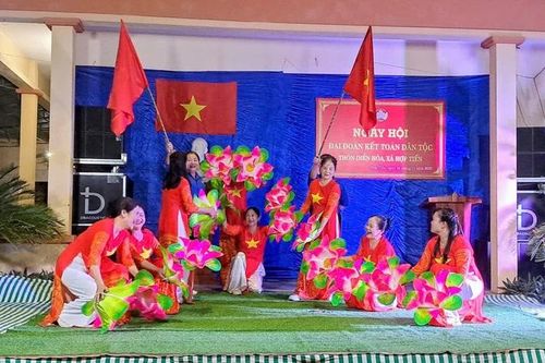 Giữ lửa văn hóa từ những câu lạc bộ thôn, bản
