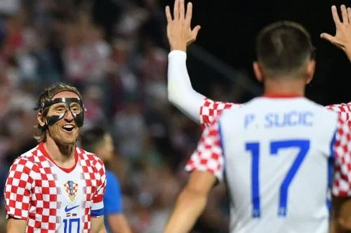 Croatia hạ Slovenia 2-1: Luka Modric lập siêu phẩm và kịch tính phút 90+3