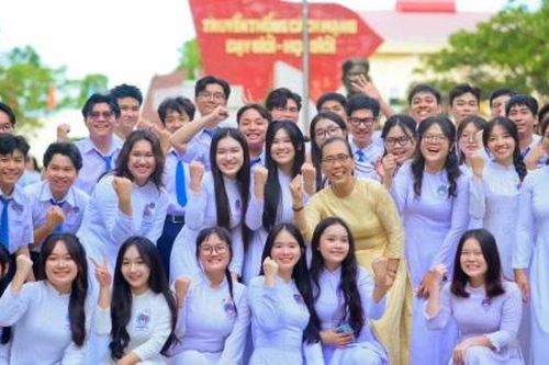 Dấu mốc đáng nhớ của học sinh lớp 12 Trường THPT Nguyễn Đình Chiểu