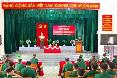 Lắng nghe tâm tư bộ đội, xây dựng đơn vị vững mạnh