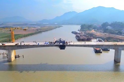 Tập đoàn Xây dựng Miền Trung chạy đua trên loạt công trình lớn