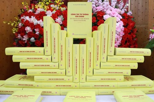 Ra mắt cuốn sách về công tác tư tưởng của Đảng trong kỷ nguyên mới