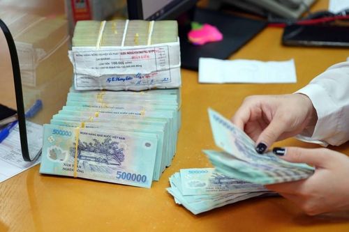 Lãi suất tiết kiệm nhích lên, cuộc đua huy động vốn tiếp diễn
