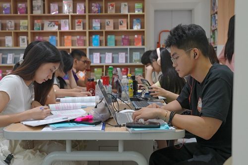 Thư viện mùa thi