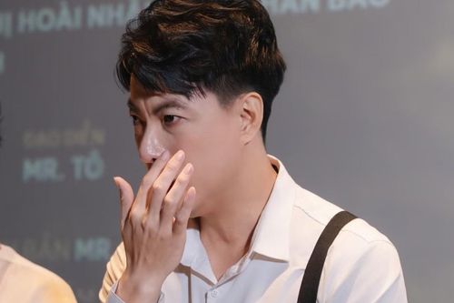 Ca sĩ Hoài Nhân khóc, kể 8 năm điều trị ung thư