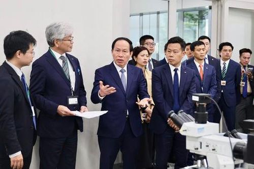 Phó Thủ tướng Lê Tiến Châu thăm, làm việc với Đại học Công nghệ Shibaura