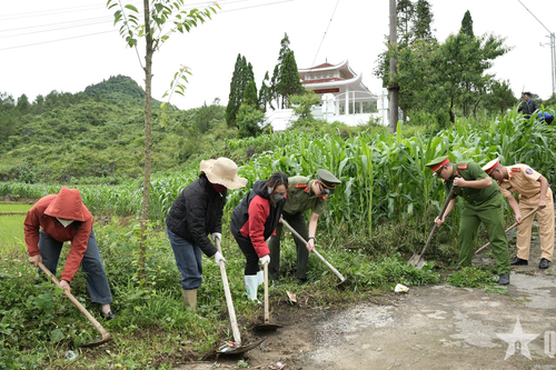 Tuổi trẻ Công an tỉnh Tuyên Quang ra quân tình nguyện hè