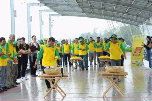 'Ghe vàng' cập bến Ninh Kiều, lan tỏa niềm vui 'Mùa vàng thắng lớn 2026'