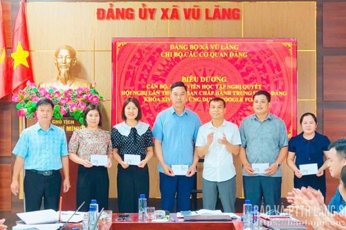 Học nghị quyết trên nền tảng số