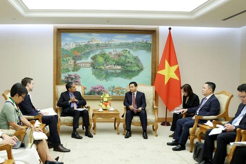 Không đánh đổi ổn định vĩ mô lấy tăng trưởng ngắn hạn