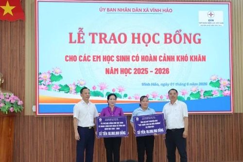 Nhà máy Nhiệt điện Vĩnh Tân 4: Thắp sáng ước mơ tới trường cho các em học sinh có hoàn cảnh khó khăn tại địa phương