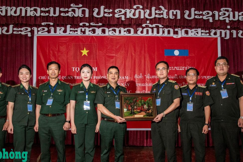 Sĩ quan trẻ Biên phòng Việt Nam - Lào thắt chặt tình đoàn kết, hữu nghị