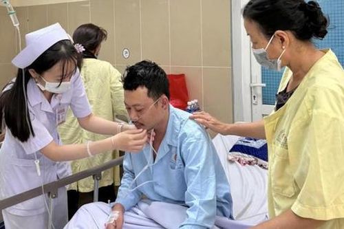 Người đàn ông thoát cửa tử sau cú sét đánh