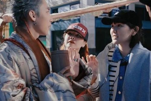 Tung ảnh hậu trường, tiết lộ vai trò của Hải Tú trong MV triệu view của Sơn Tùng