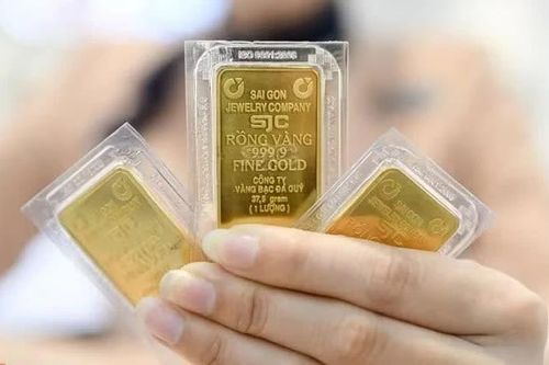 Giá vàng bốc hơi thêm 3,8 triệu đồng, SJC về ngưỡng 140 triệu đồng mỗi lượng