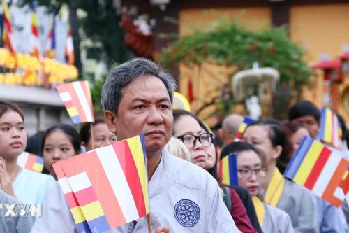 Lấy nhân dân, trong đó có đồng bào tôn giáo là trung tâm, mục tiêu của đổi mới