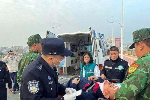 Hỗ trợ cấp cứu hai công dân Trung Quốc qua 'luồng xanh'
