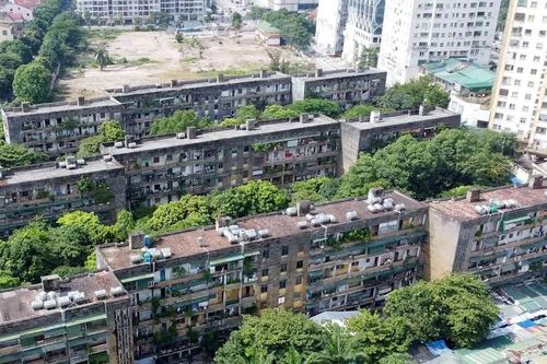 Sống trong chung cư gần 50 năm tuổi, hàng trăm hộ dân nơm nớp lo sợ
