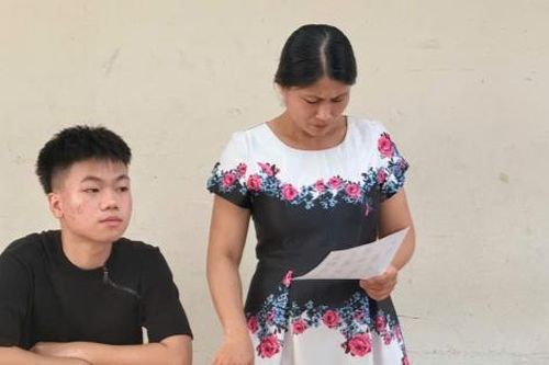 Chùm ảnh: Thí sinh làm thủ tục dự thi tốt nghiệp THPT 2026
